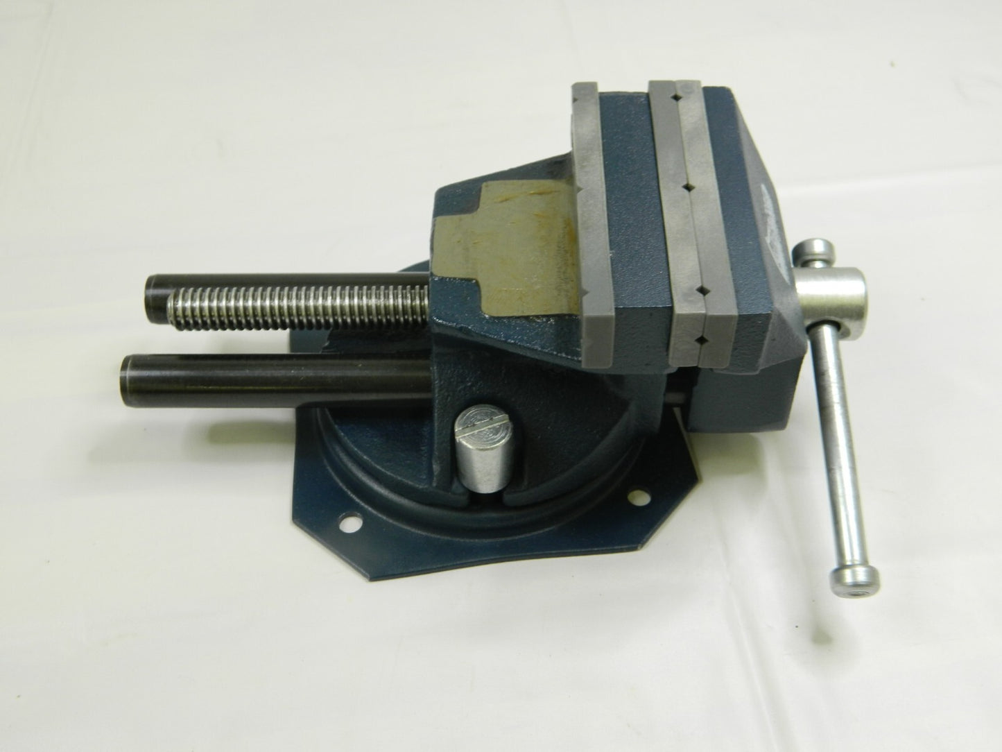 GIBRALTAR Bench & Pipe Combination Vise 3.5 Jaw W 7 Jaw O 1-1/2 TD 59975359