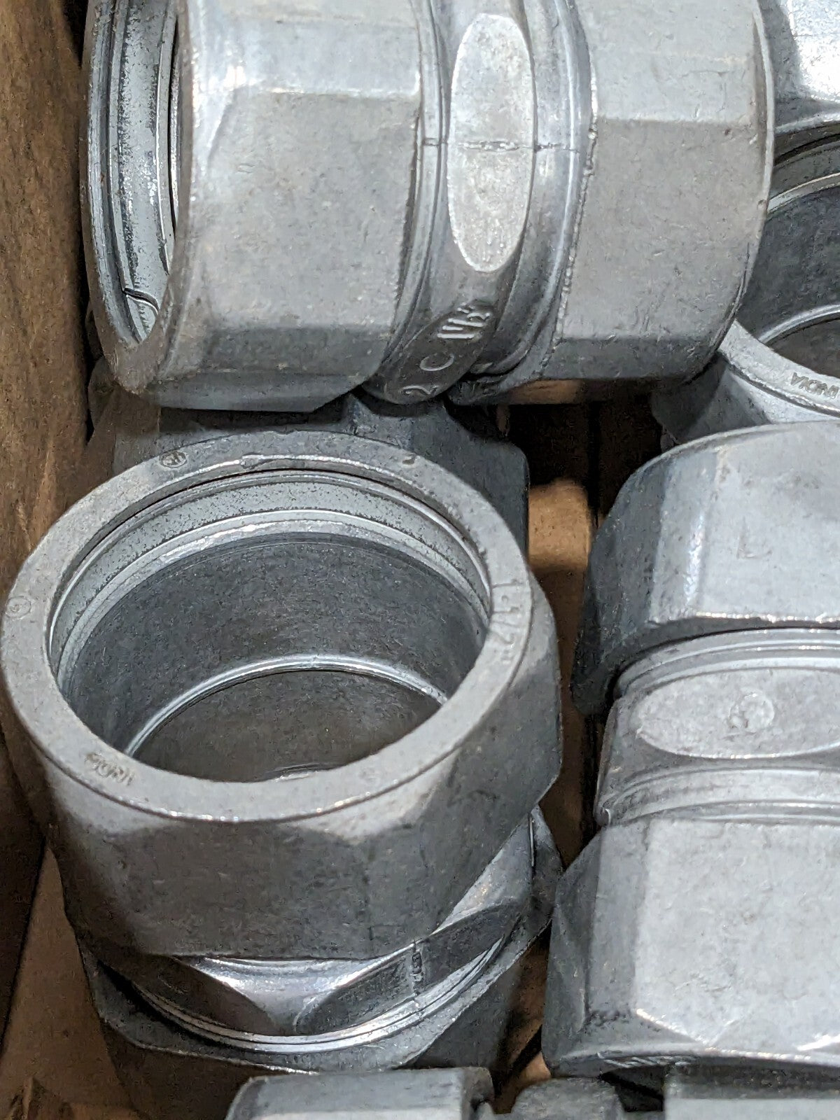 T&B Conduit Coupling: For EMT, Die Cast Zinc, 1-1/2" Trade Size Qty 10 TK215SC