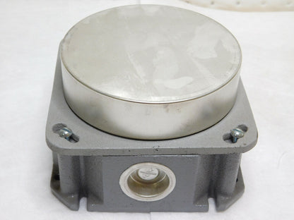 Hubbell Raco Deep Round Cast Iron Floor Electrical Box Tilt Top One Gang 6261