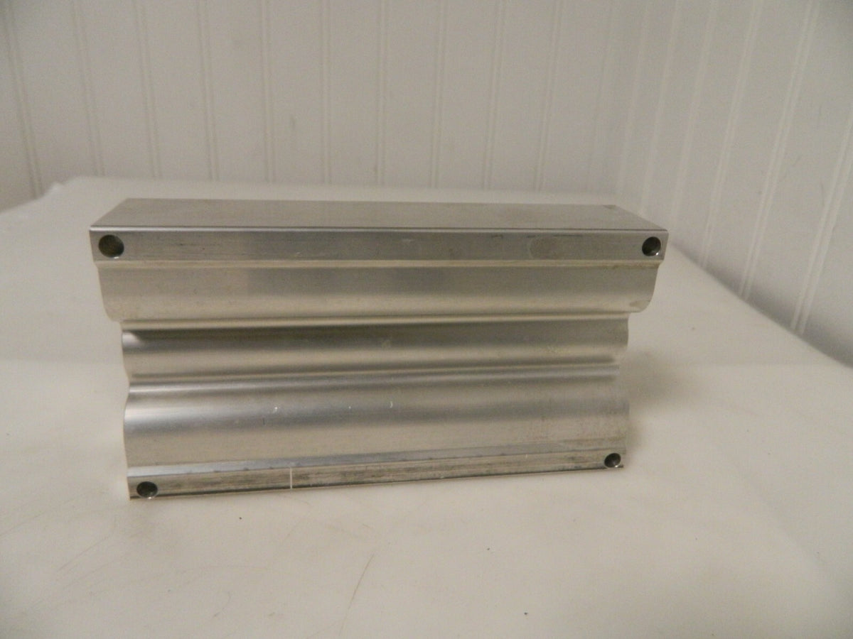 Jupiter 1/4" In 3/8" Out Manifold 120°F Max 145 Max PSI 6 Outlet 70140