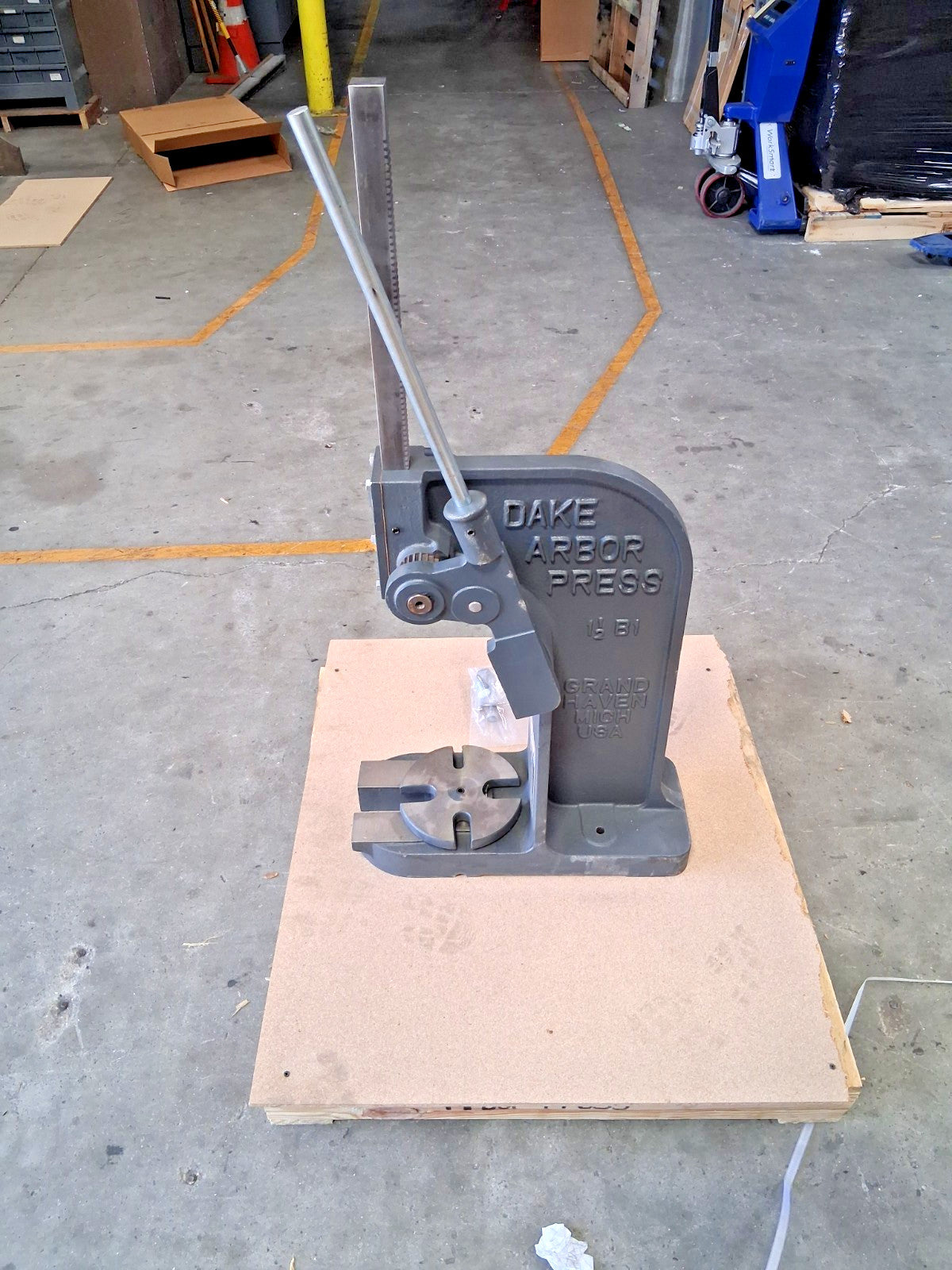 Dake Arbor Press 1" Ram 4-1/2" Throat Depth 1-1/2 Ton Pressure 901005