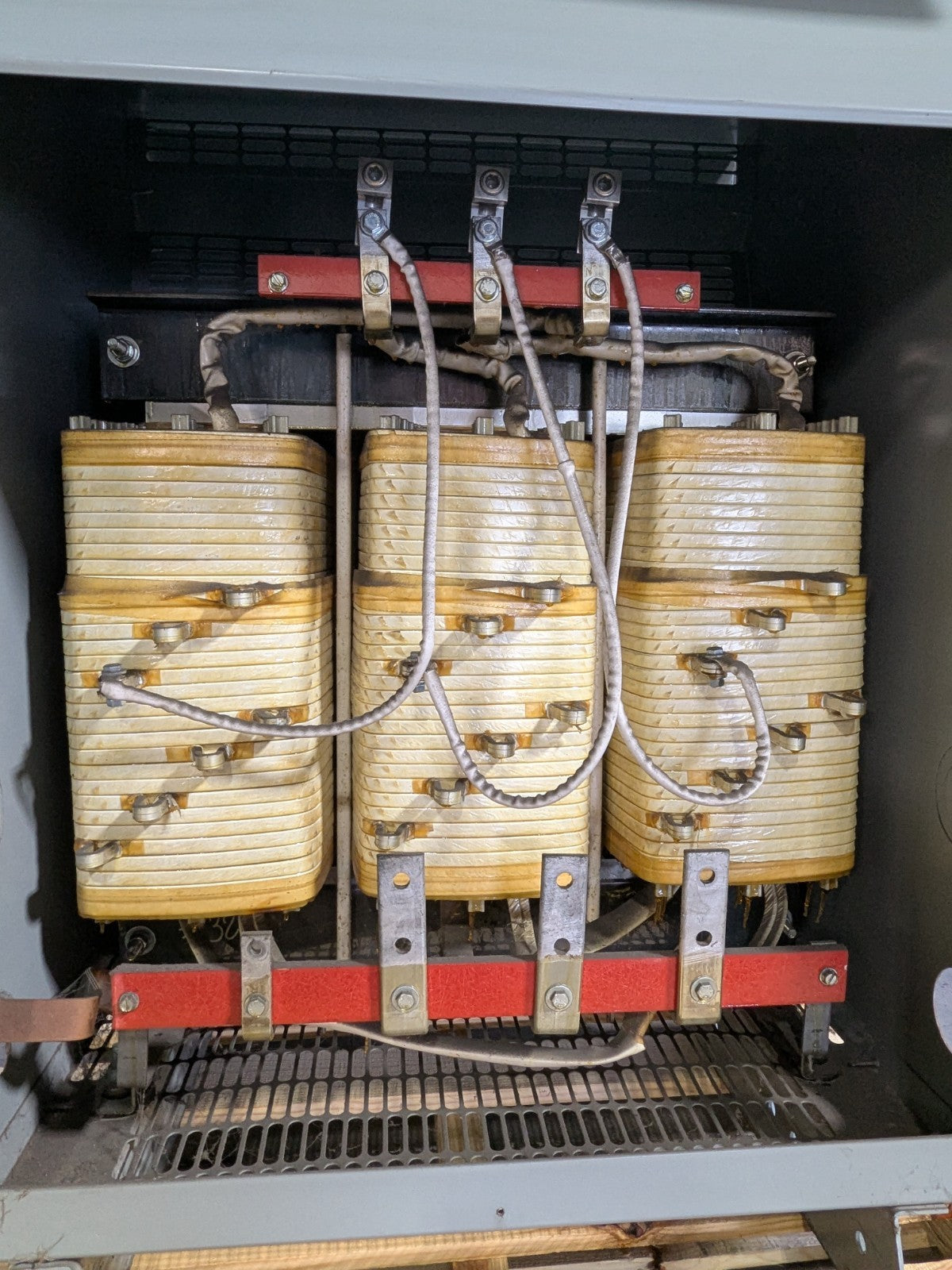 Hammond 112.5kVA Dry Type Power Transformer 3 Phase 480V NMK112KD Parts / Repair