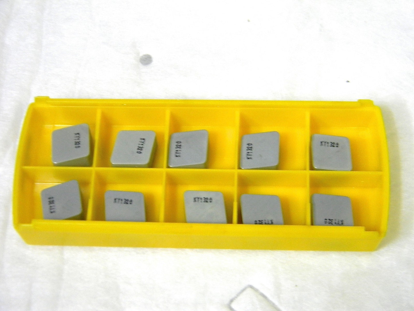 Kennametal Kendex Ceramic Inserts CNG454T0820 GRADE-KY1320 Qty 10 3137250