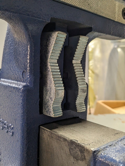 Yost Heavy Duty Tradesman Bench Vise w/ Swivel Base and Pipe Jaws 56399