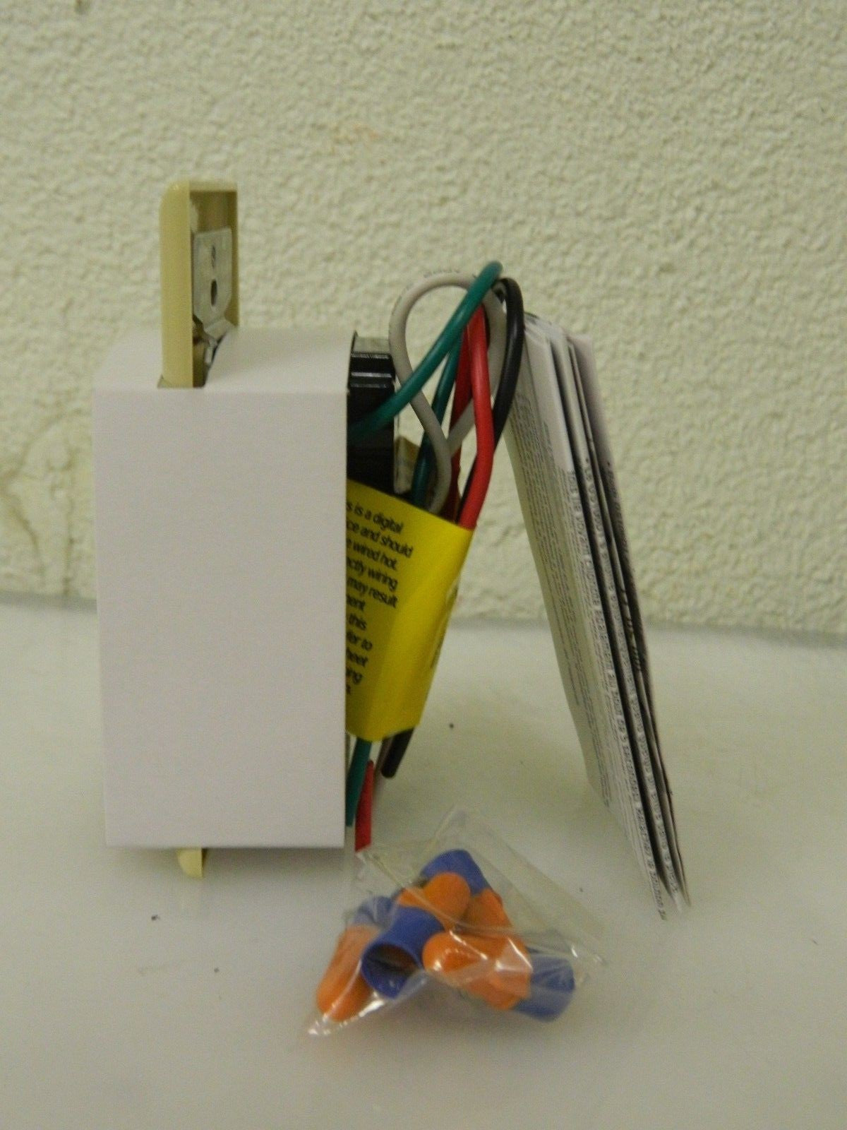 Cooper Wiring Infrared Vacancy Sensor Wall Switch 1,000 Sq. Ft. Cover VS106D1-V