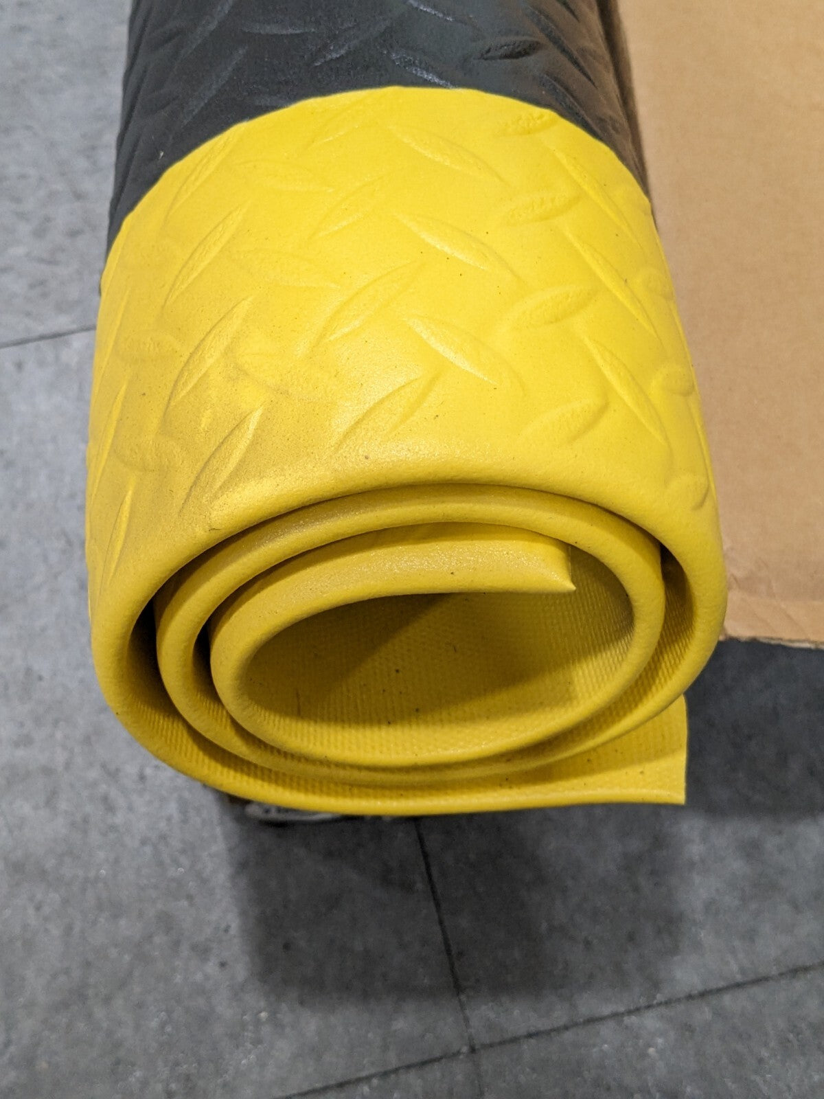 PRO-SAFE Light Duty Anti-Fatigue Mat for Dry Environment 3' x 2' x 1/2" 88266838