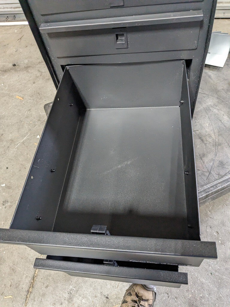 Metal Man Deluxe Welding Cabinet 4 Drawer 150 lb. Capacity DWC1 Scratch N Dent