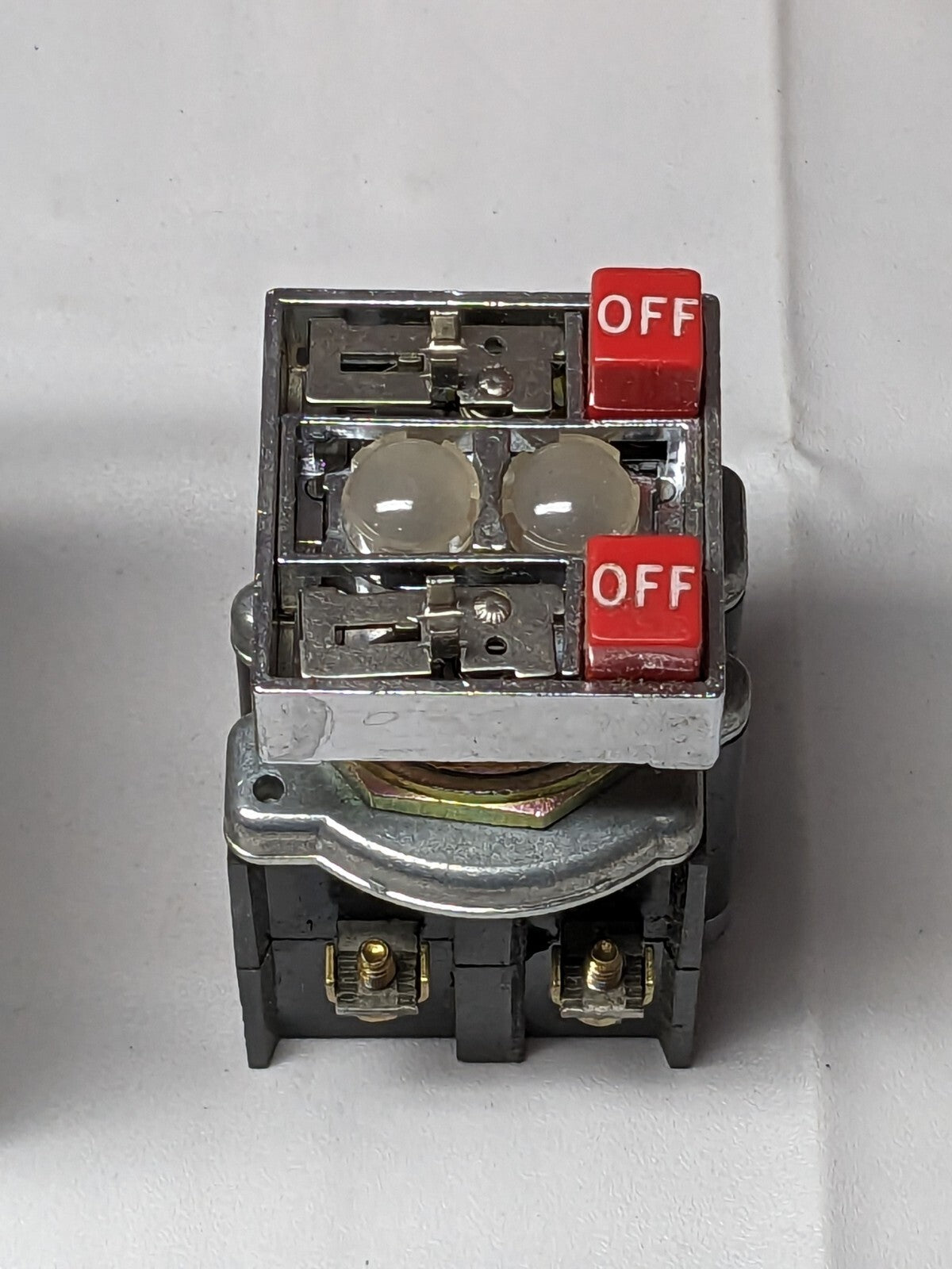 Cutler-Hammer Pushbutton SER. A4 120VAC/DC E30JW