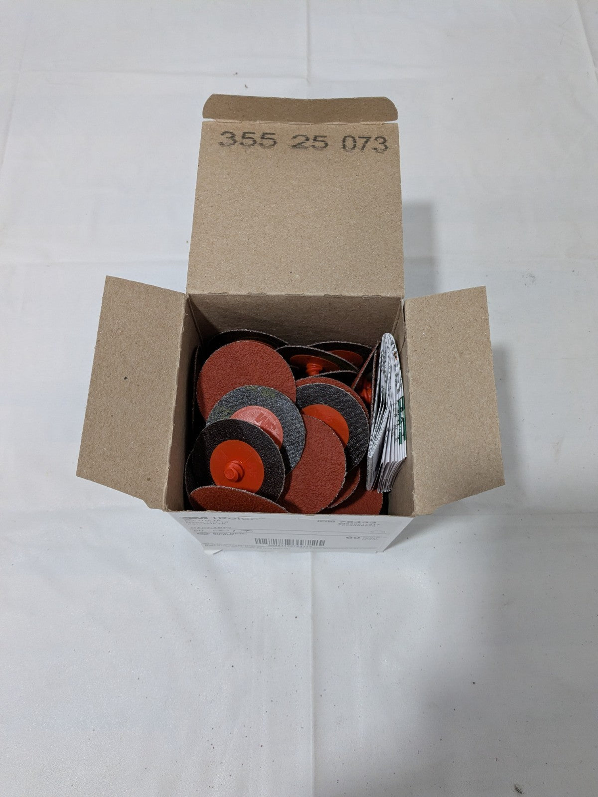 3M Quick-Change Disc: Roloc TR, 2" Dia, 60 Grit Box of 50 7000000550