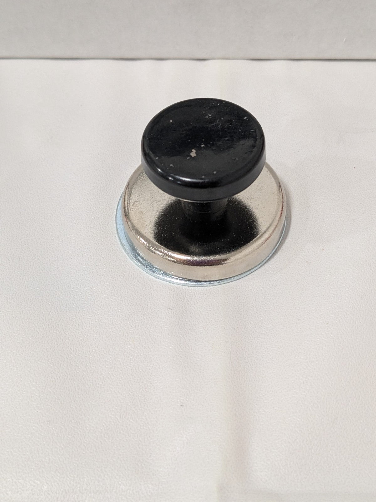 (12) Eclipse Ceramic Fixture Magnet: Center Mount, 1.425" L, 0.283" W E2600