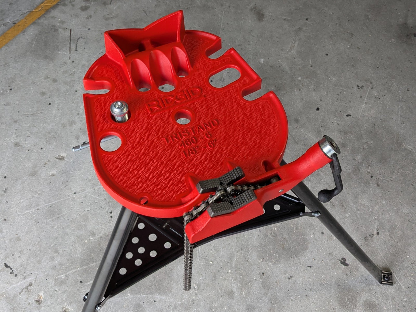 Ridgid Portable Tri-Stand Chain Vise 1/8" to 6" Pipe Capacity 36273