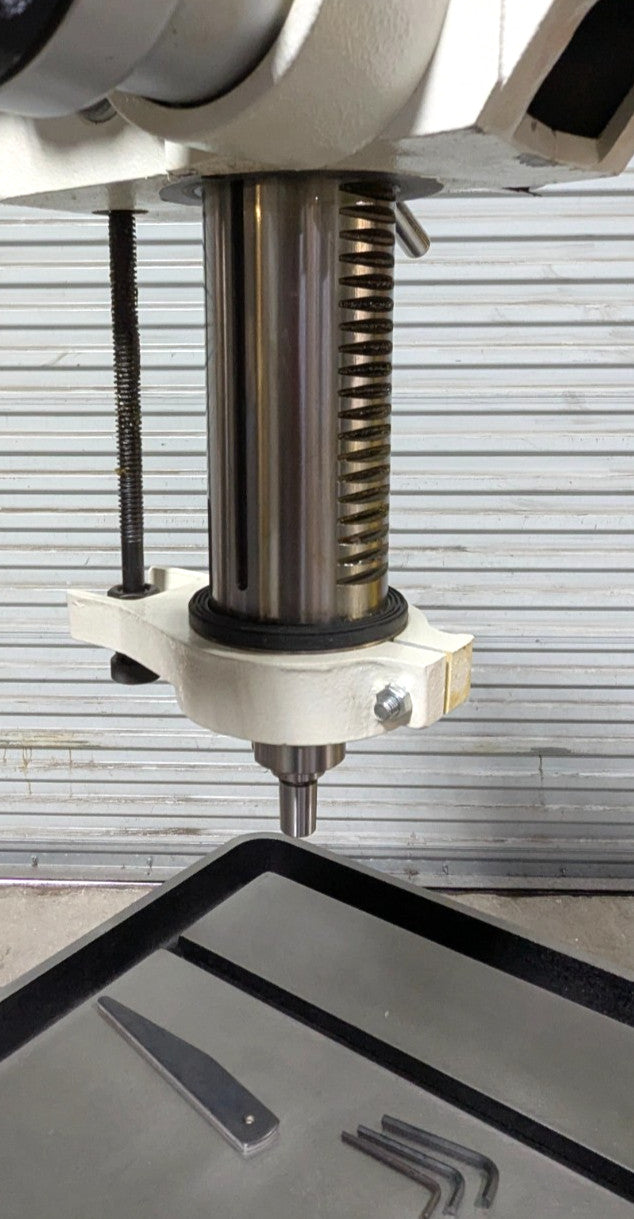 Vectrax Mill / Drill Machine  20" Swing 170 - 2000 RPM 220v 3ph *Scratch & Dent*