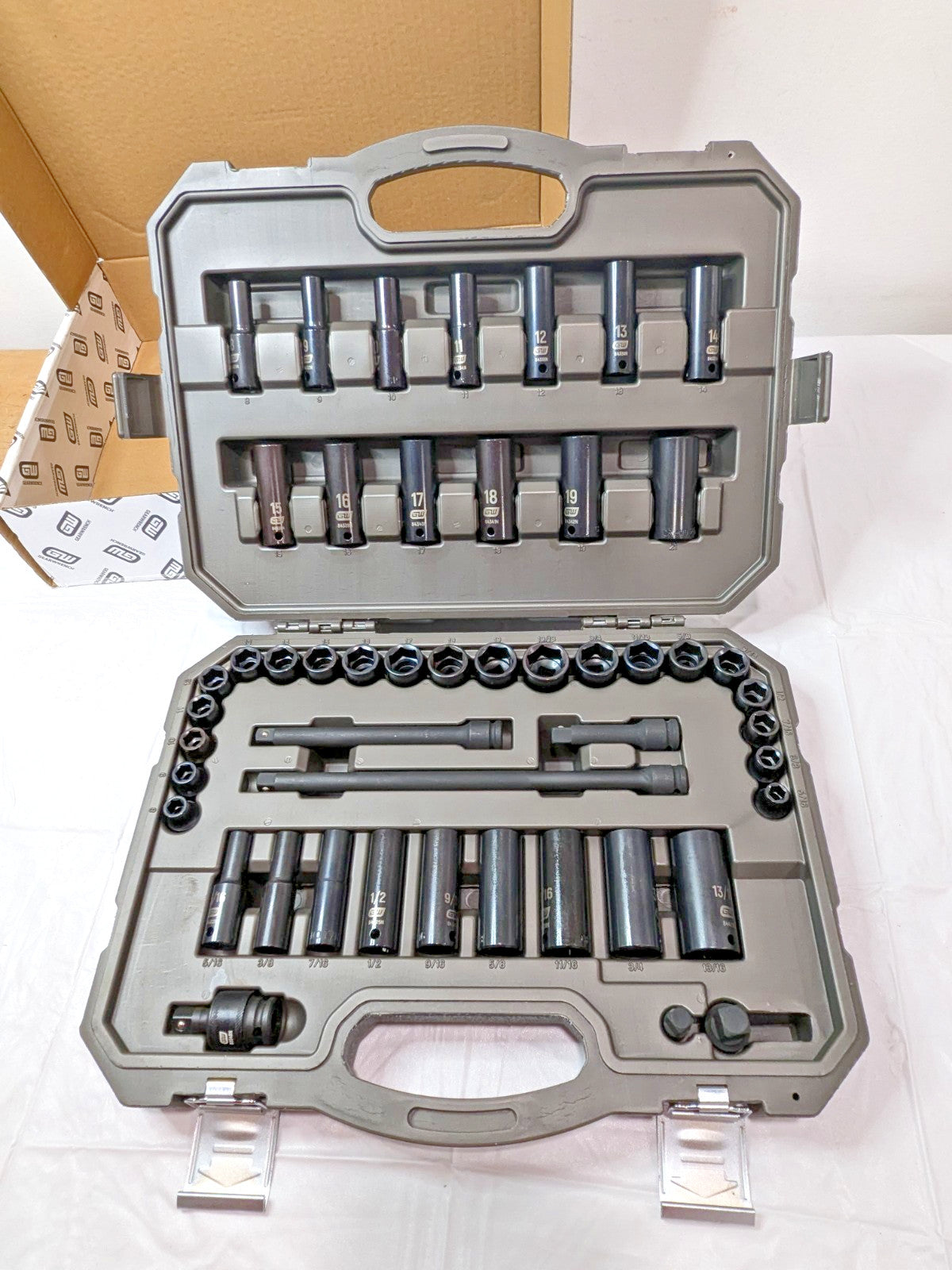 GEARWRENCH 39 Piece Socket Set Deep Impact Standard 3/8" Drive 86533