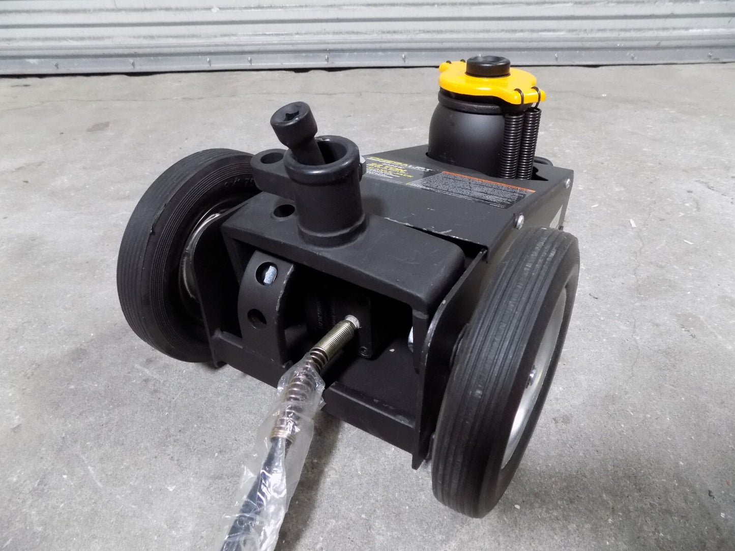 Omega Lift Heavy Duty Air Hydraulic Axle Jack 22 Ton Capacity 23221C No Handle