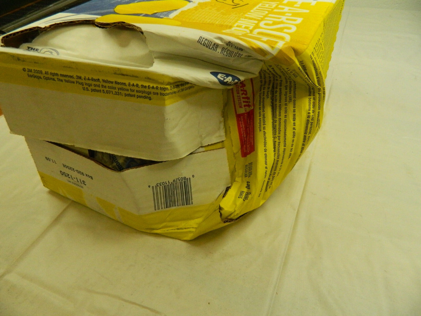 3M Earplug: 33dB, Foam, Bullet, Roll Down, 200pks Corded damaged box 7000002306