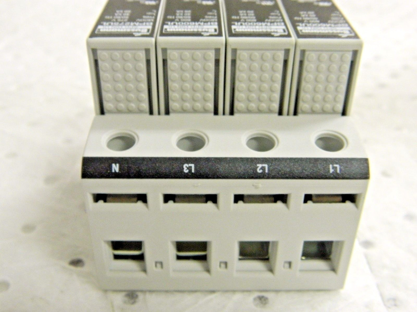 Cooper Bussmann Thermoplastic Hardwired Surge Protector 20 kA 4P BSPM4600WYNGR