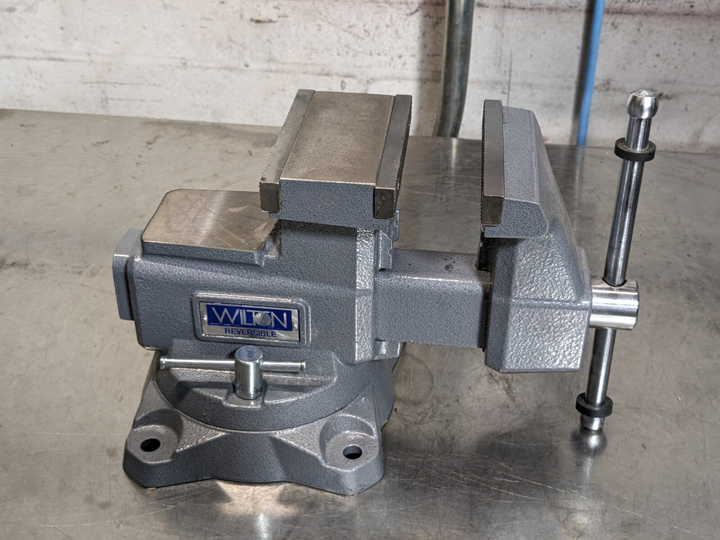 Wilton Reversible Bench Vise w/ Swivel Base 5-1/2 Jaw Width 28821 Parts / Repair