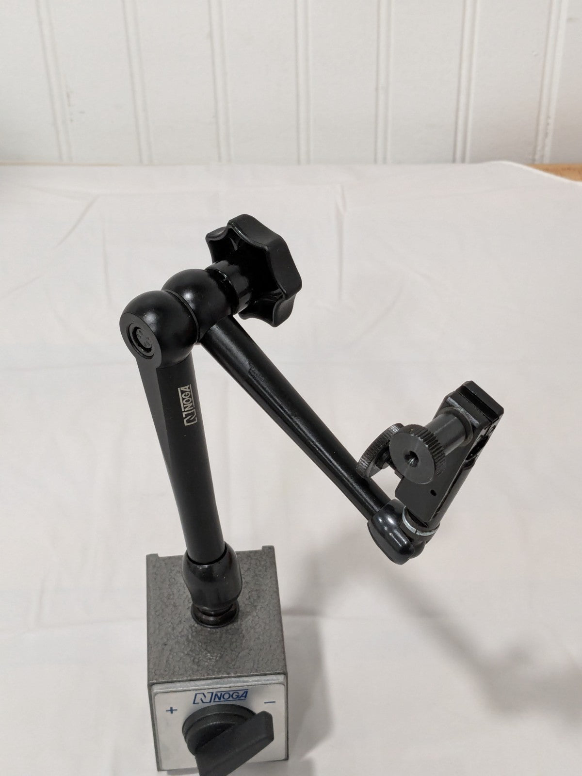 Noga Indicator Positioner & Holder: Fine Adjustment, Includes Base DG1033
