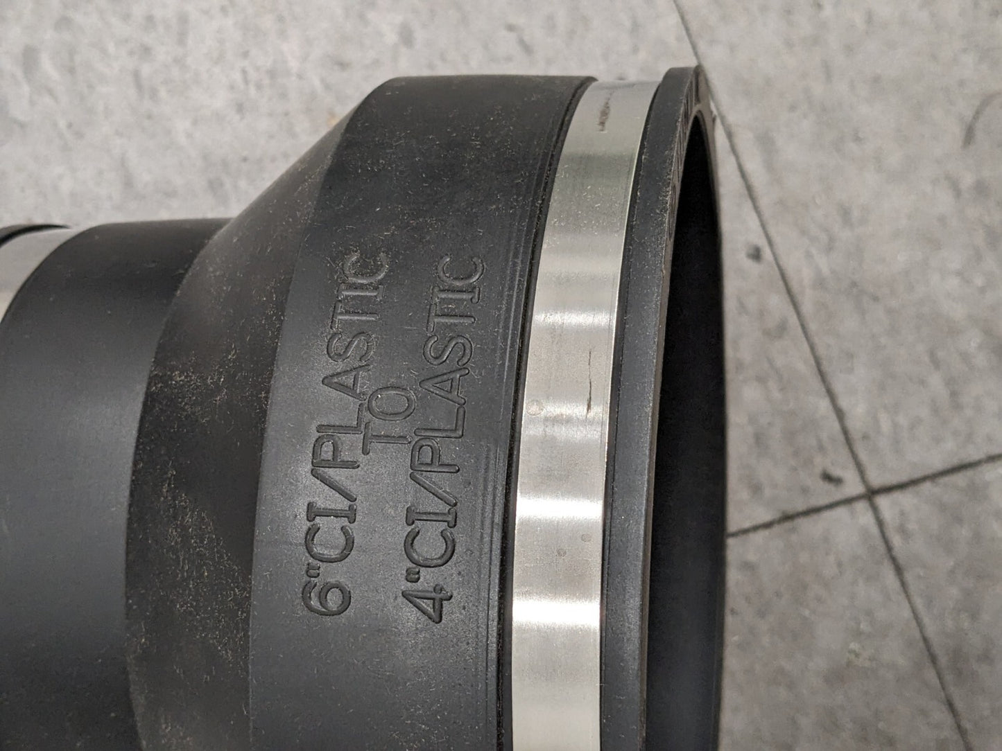 FERNCO 6 x 4" PVC Flexible Pipe Coupling with Clamp 1056-64