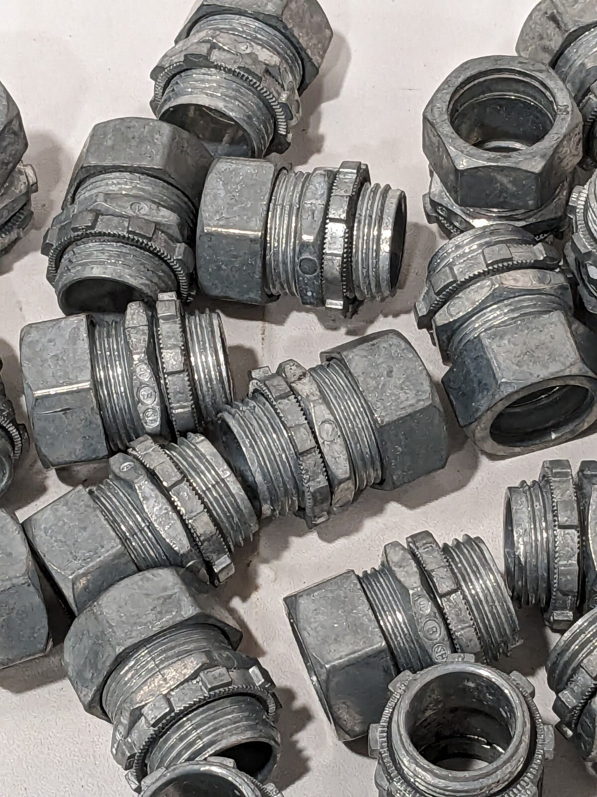 T&B Conduit Connector: For EMT, Die Cast Zinc, 1/2" Trade Size Qty 20 TC211SC