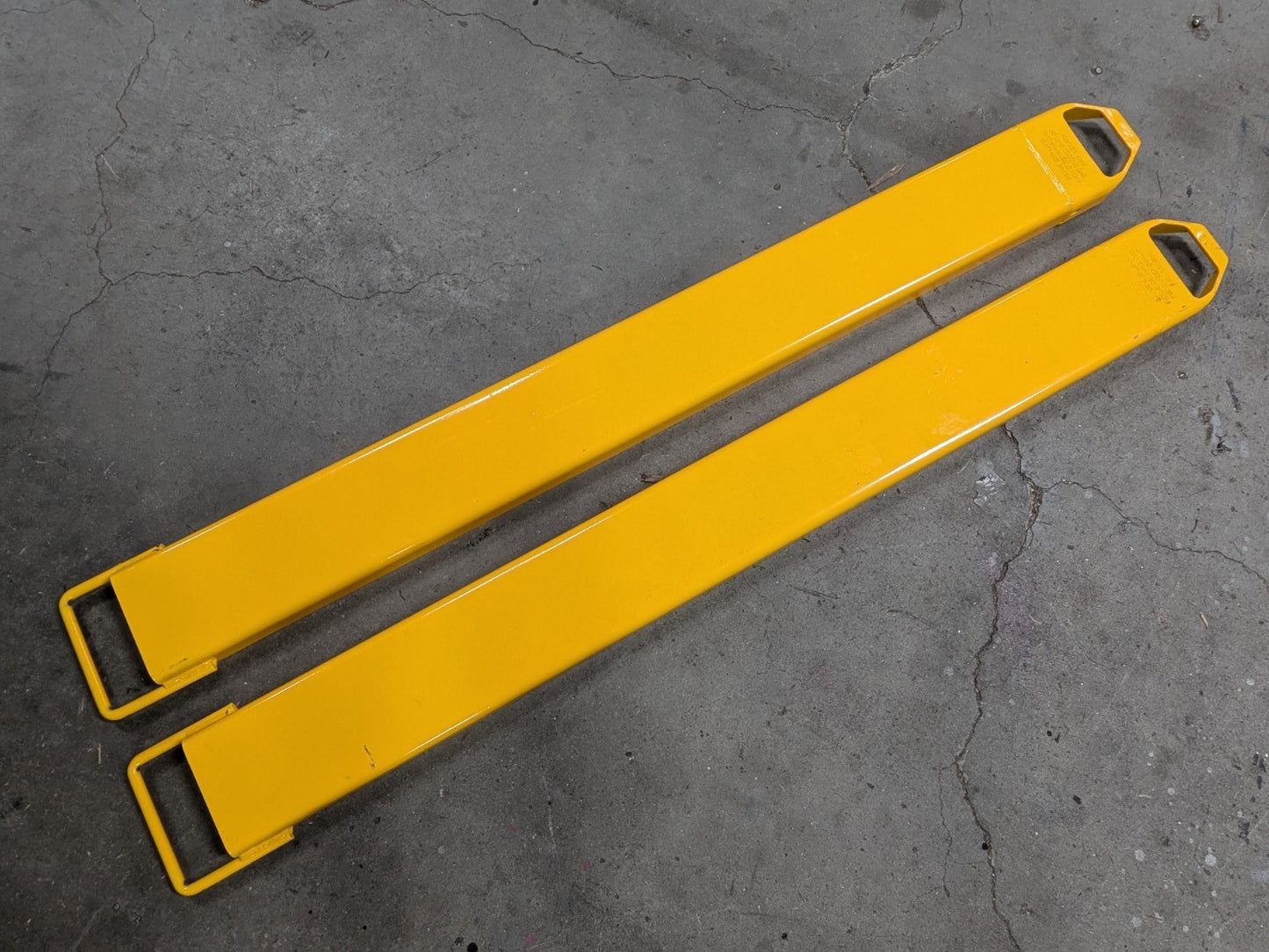 Vestil Heavy Duty Steel Fork Extensions 6 In. x 72 In. 4000 lb. Capacity FE-6-72