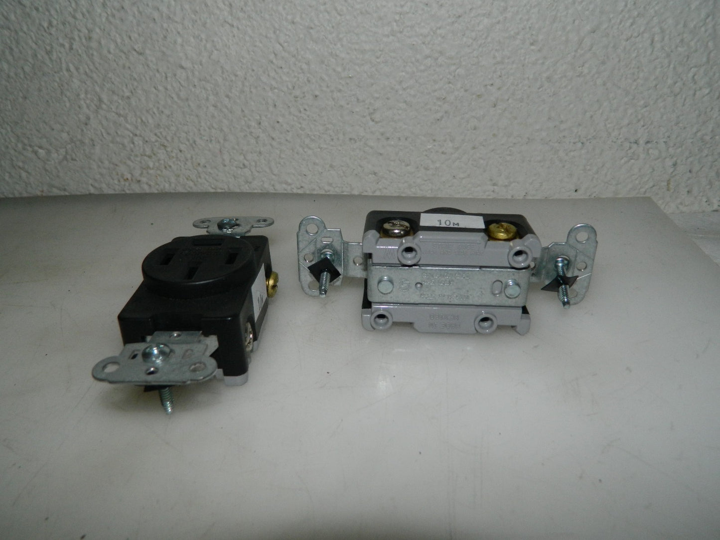 Pass &amp; Seymour Flush Receptacle 2 Pack Ungrounded 120/208 VAC 20 Amp 3822
