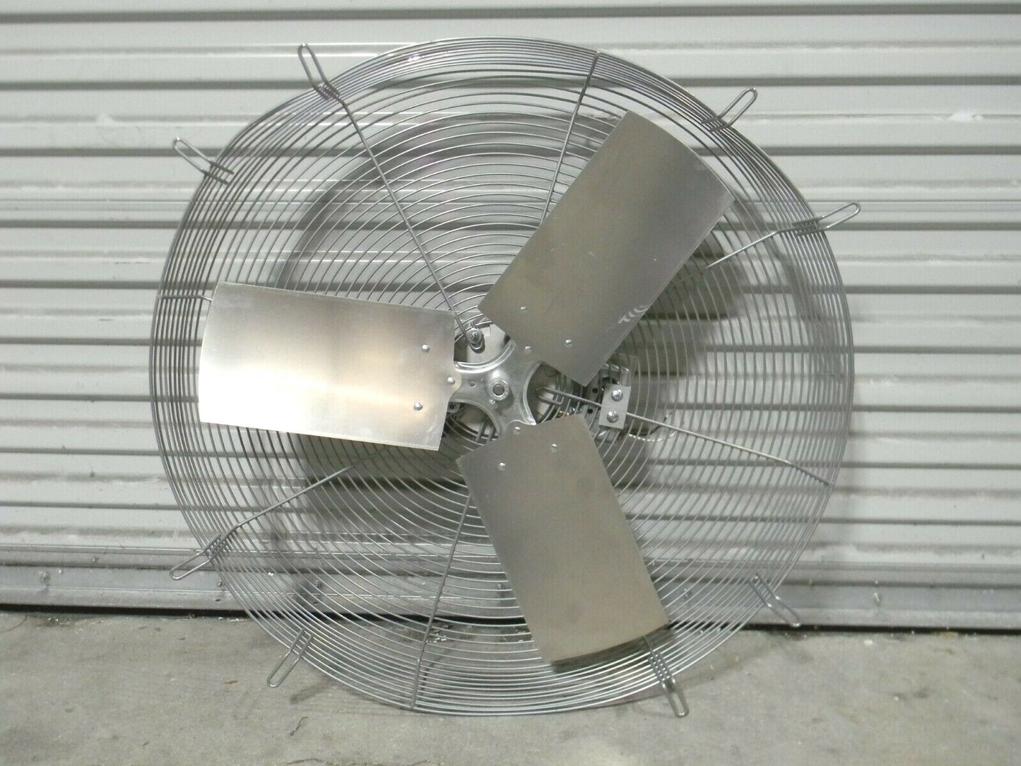 TPI 30" Commercial Direct Drive Exhaust Fan 2-Speed 1/4 HP 120v CE 30-DS Da