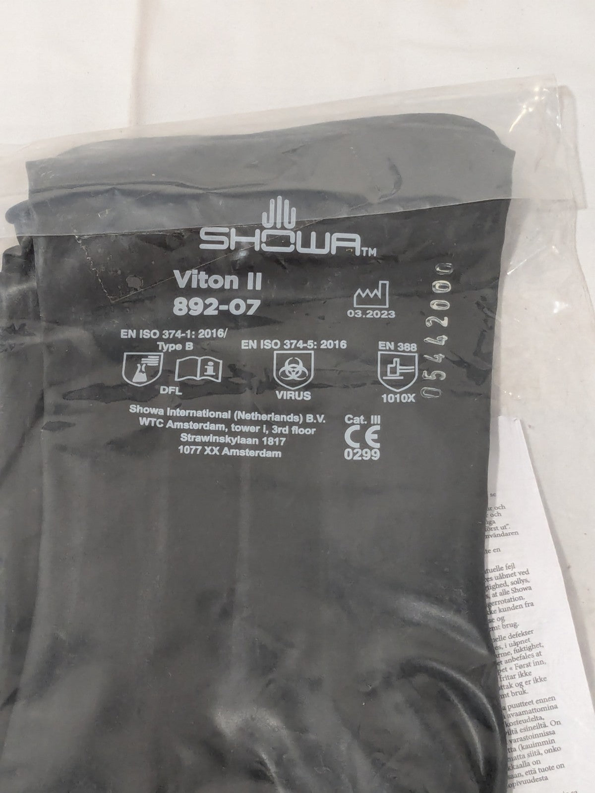 SHOWA Chemical Resistant Gloves: 12.00 mil, Viton Sz S 892-07