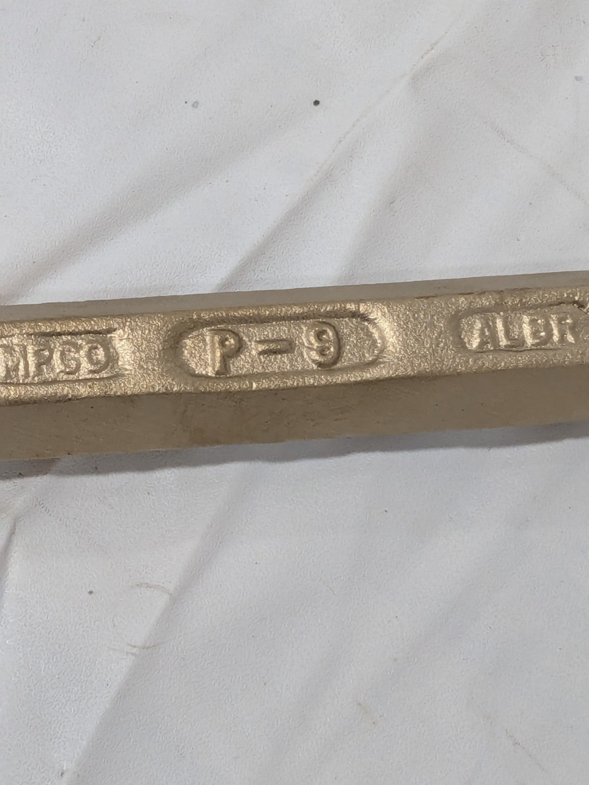 AMPCO 18" OAL Pinch Bar 1" Tip, Aluminum Bronze P-9
