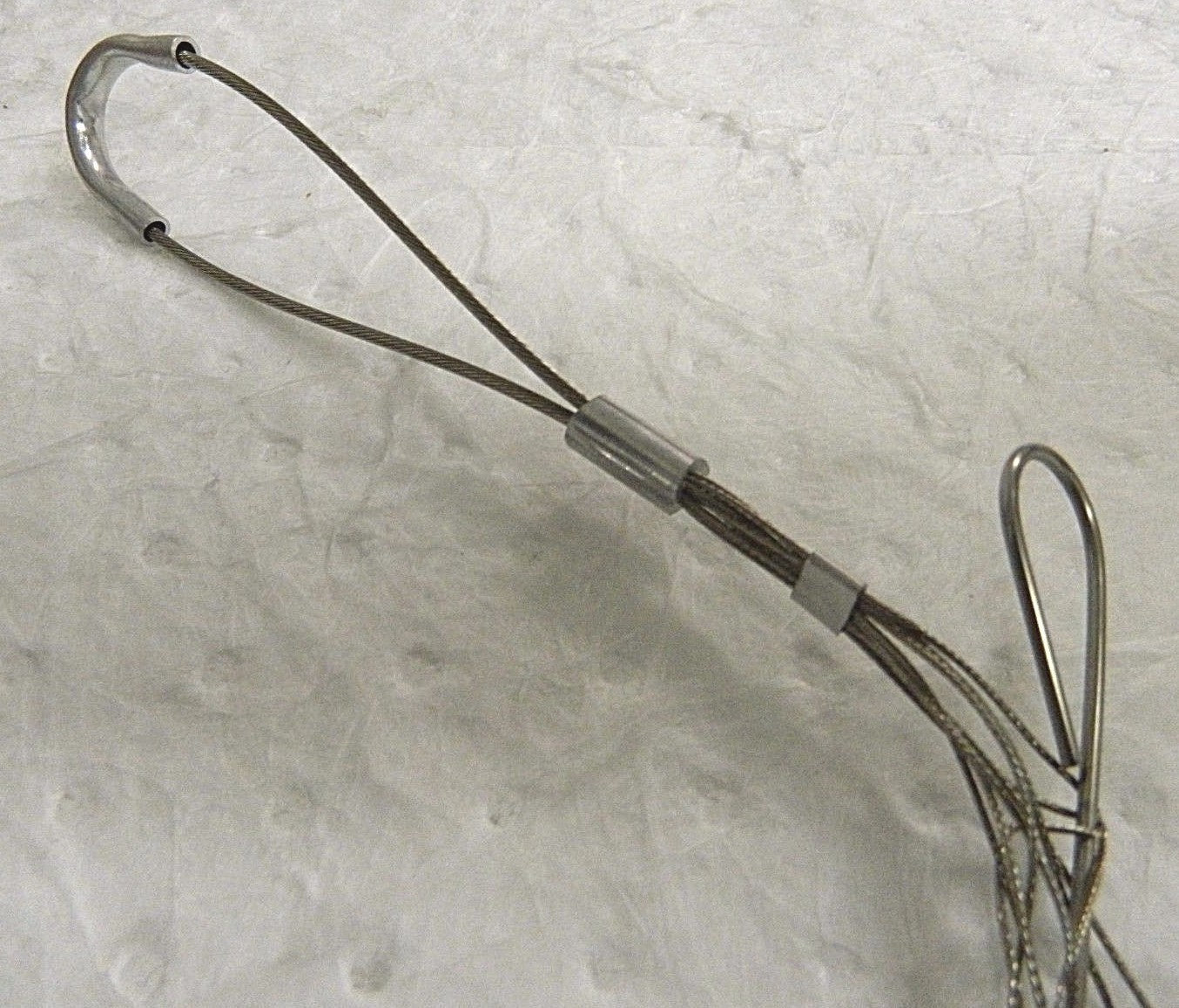 Woodhead Electrical Offset Loop Support Grip 1/2" to 0.61" Cable Diam