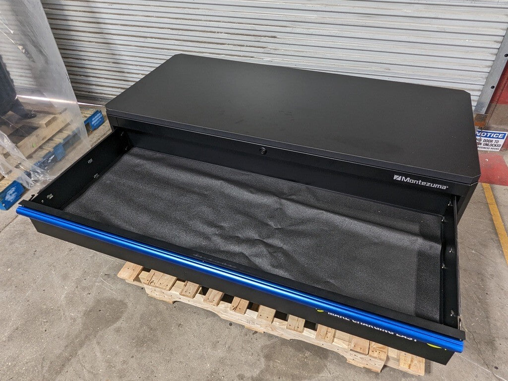 Montezuma Roller Cabinet Tool Box 11 Drawer 56 x 24 x 41 Scratch N Dent