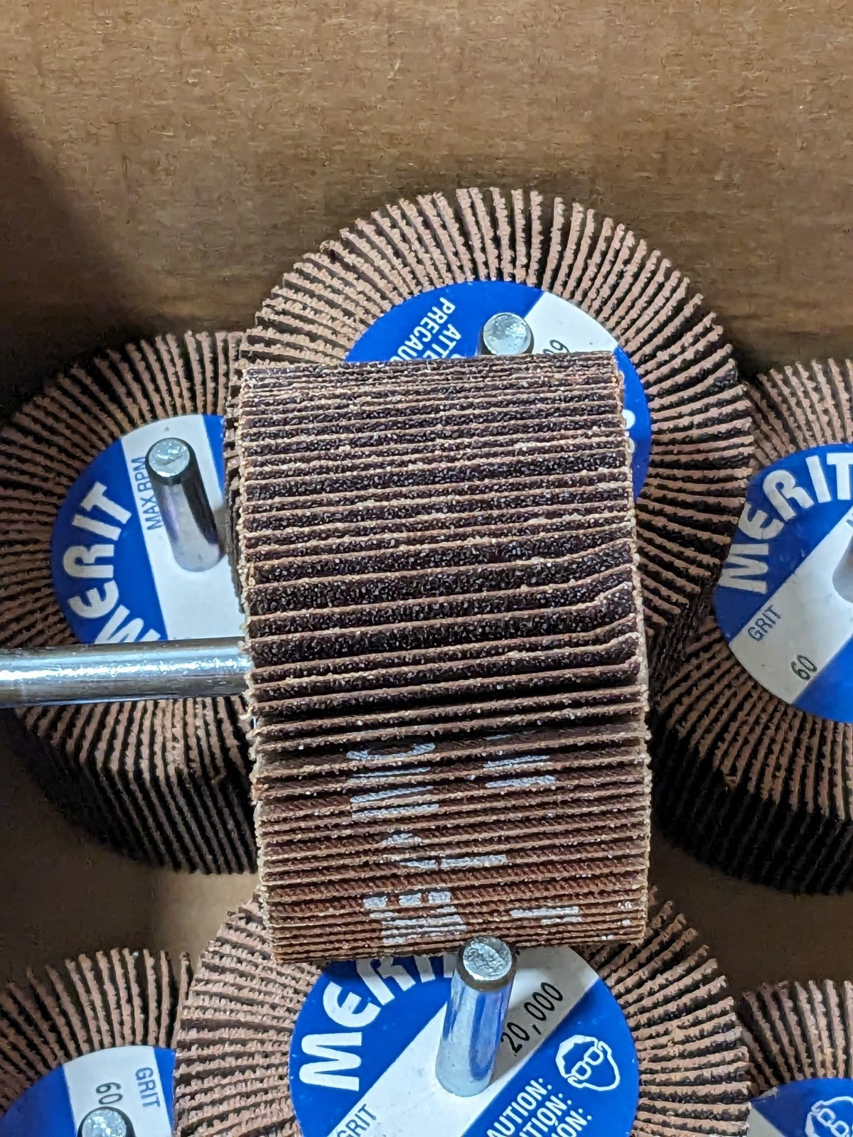 MERIT ABRASIVE Mounted Flap Wheel 2-1/2" Dia 1-1/2" Face Width Qty 7 0
