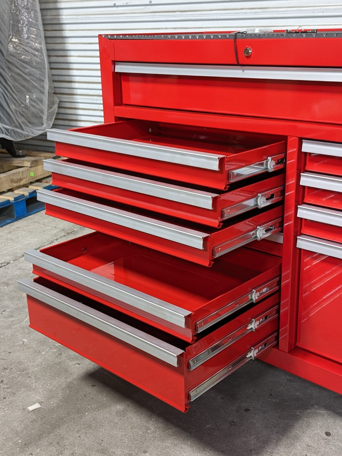 Pro Source Roller Cabinet Tool Box 11 Drawers 42 x 18 x 39 Steel Red
