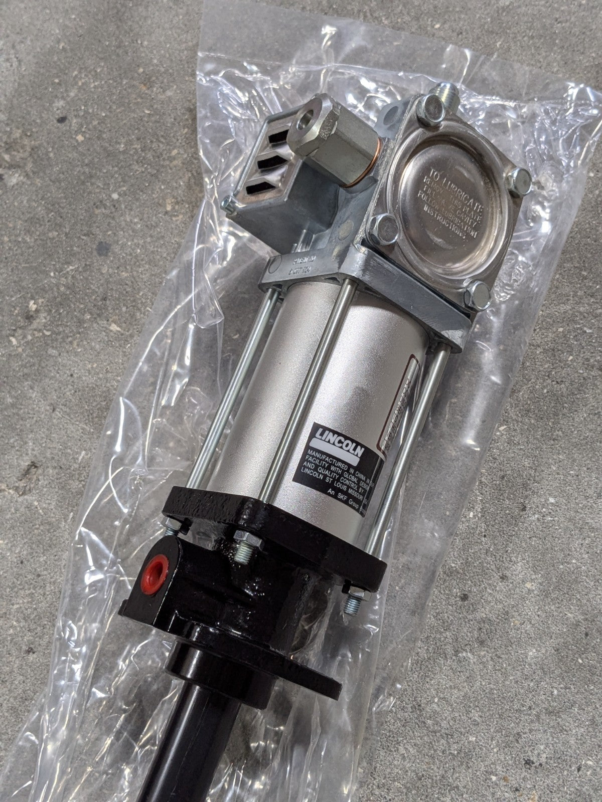 Lincoln High Pressure Pneumatic Grease Pump Kit for 16 Gal. Drum Model 917