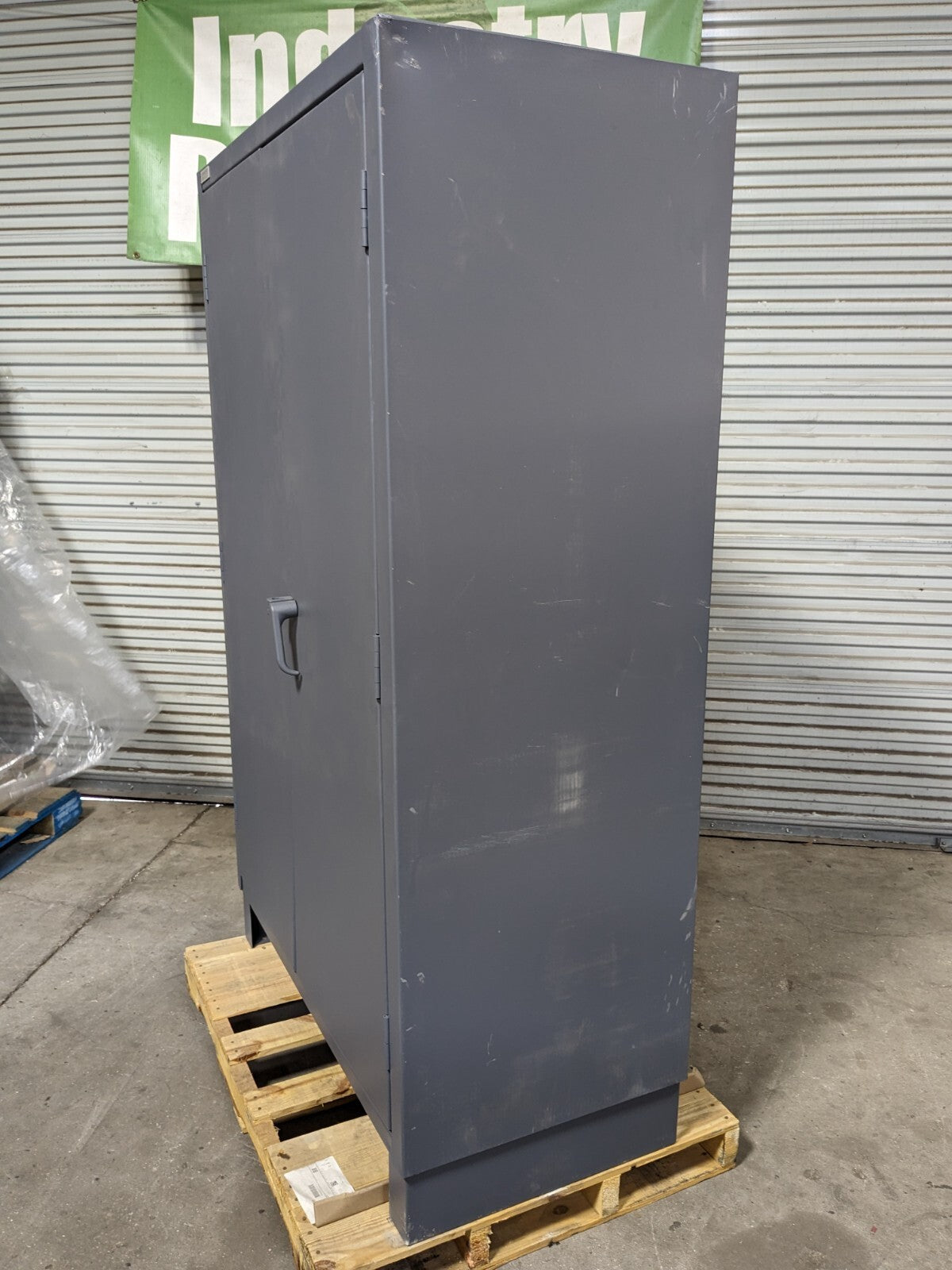 Durham Heavy Duty Storage Cabinet w/ Bins 78 x 48 x 24 Steel Gray SCRATCH N DENT