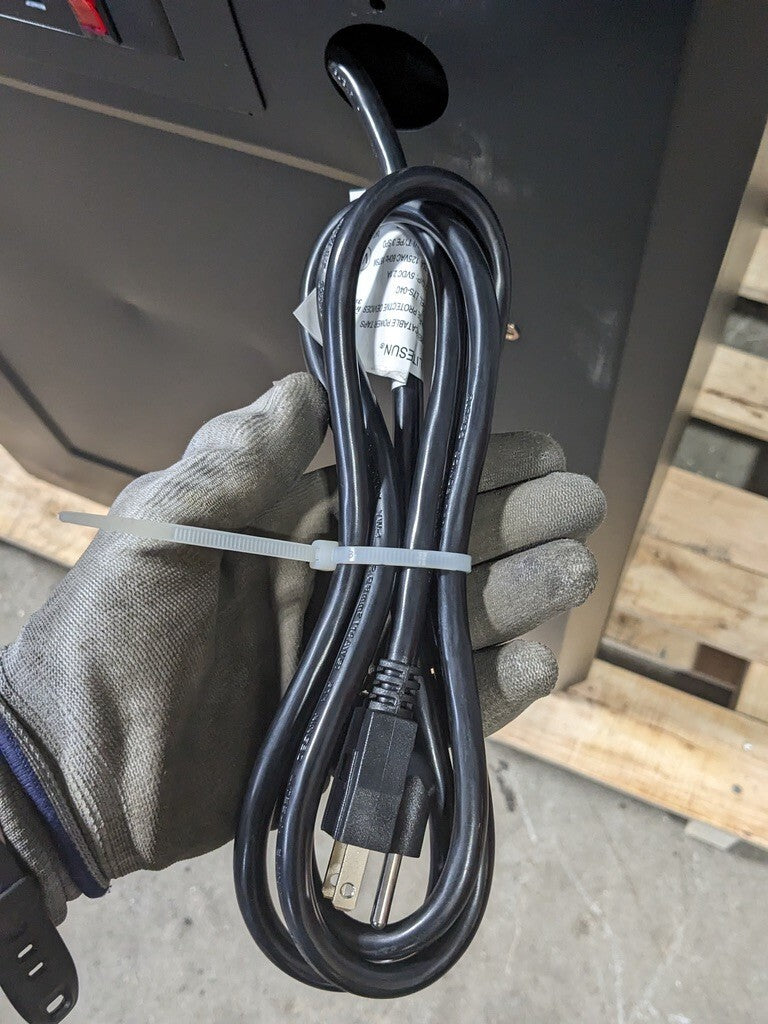 Montezuma Roller Cabinet Tool Box 11 Drawer 56 x 24 x 41 Scratch N Dent