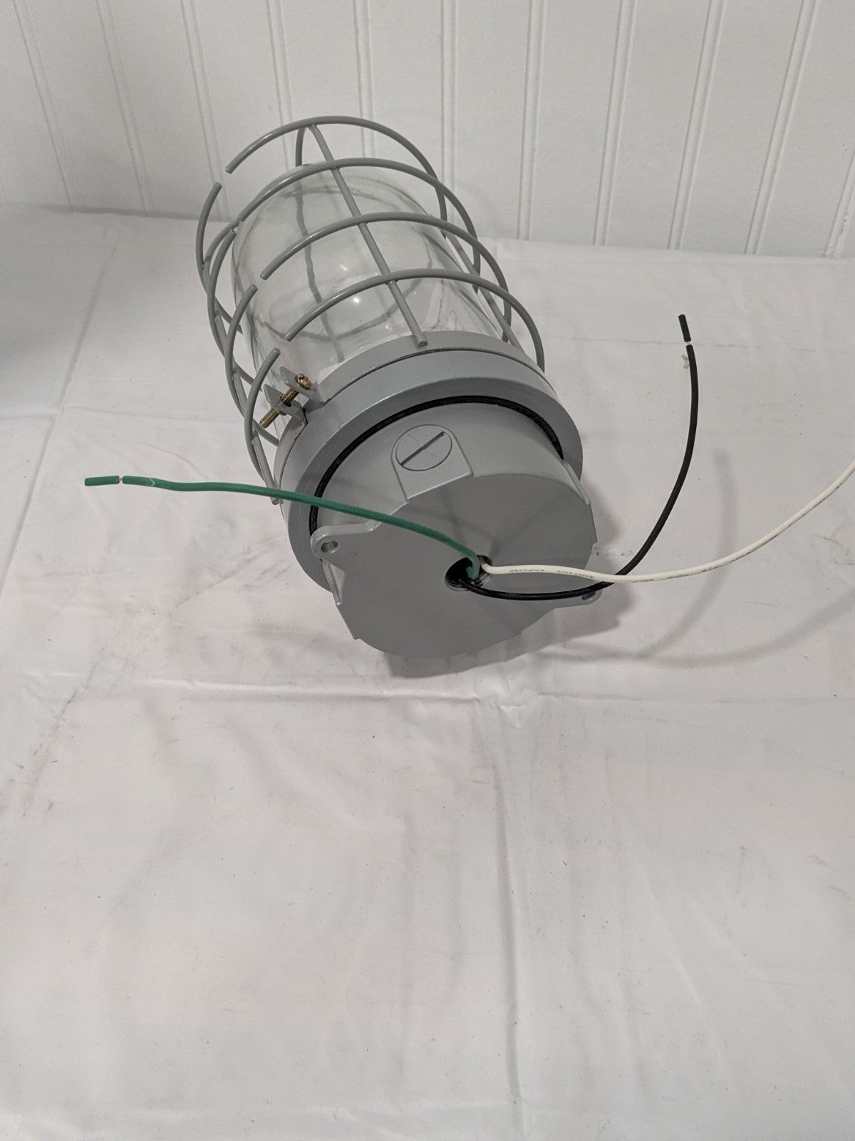 Crouse-Hinds 120 Volt 100 Watt Incandescent Hazardous Location Light TP7800