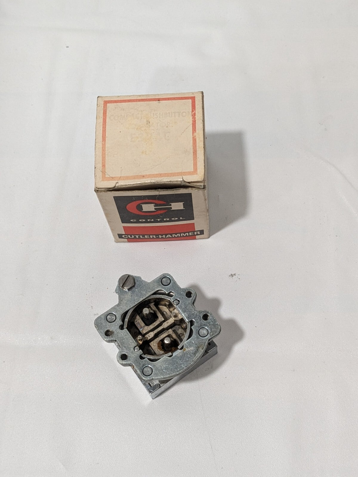 Cutler Hammer PUSHBUTTON Interlock E30-AC