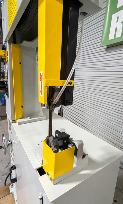 KBC Model 450 18" Vertical Bandsaw  220V/3ph  1HP  Variable Speed  *Never U