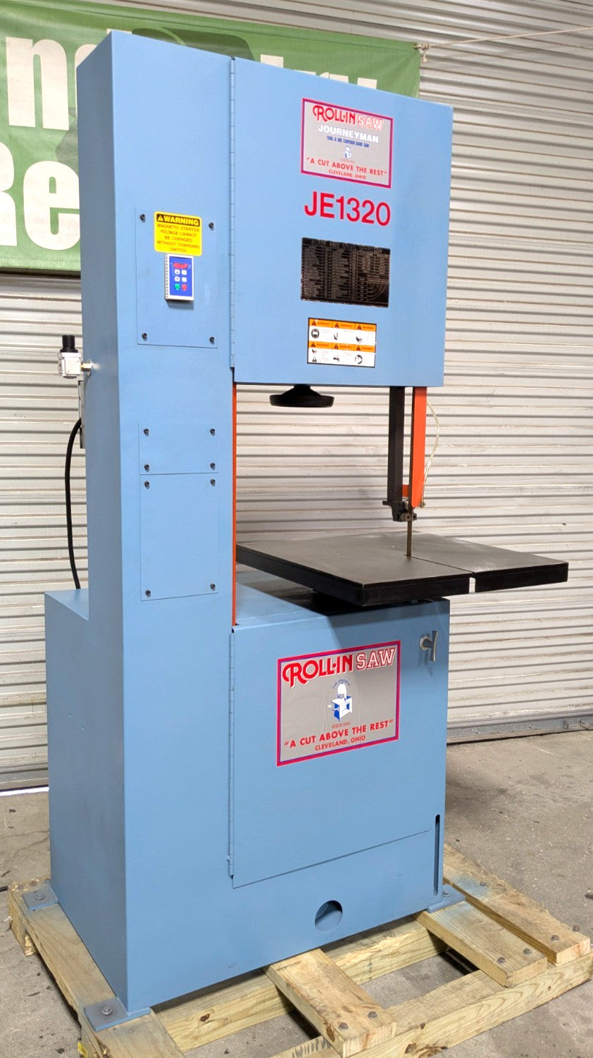 ROLL-IN SAW JE1320 Journeyman Vertical Bandsaw  220V/3PH  2HP  20" Throat
