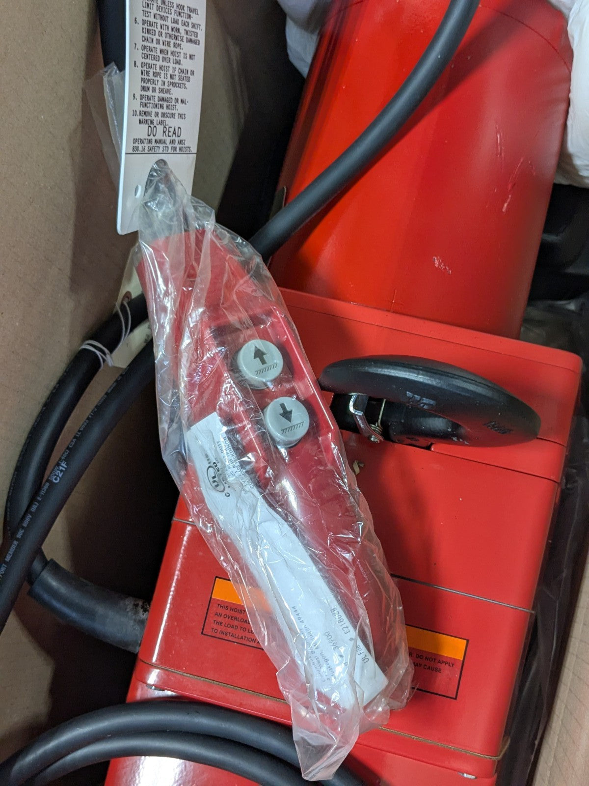 Milwaukee Electric Chain Hoist 1 Ton Capacity 15 Ft. Lift 1 HP 115/230v 9567