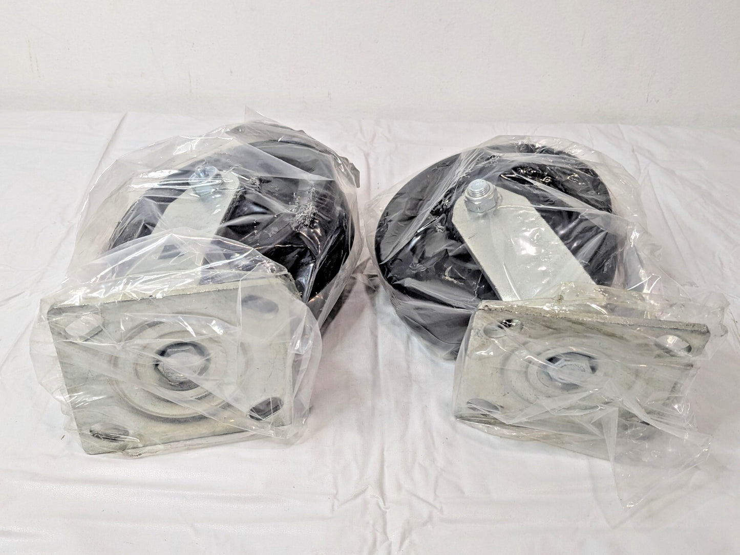 Swivel Top Plate Casters Polyolefin 6" X 2" X 7-1/2" 800 Lb Cap Q