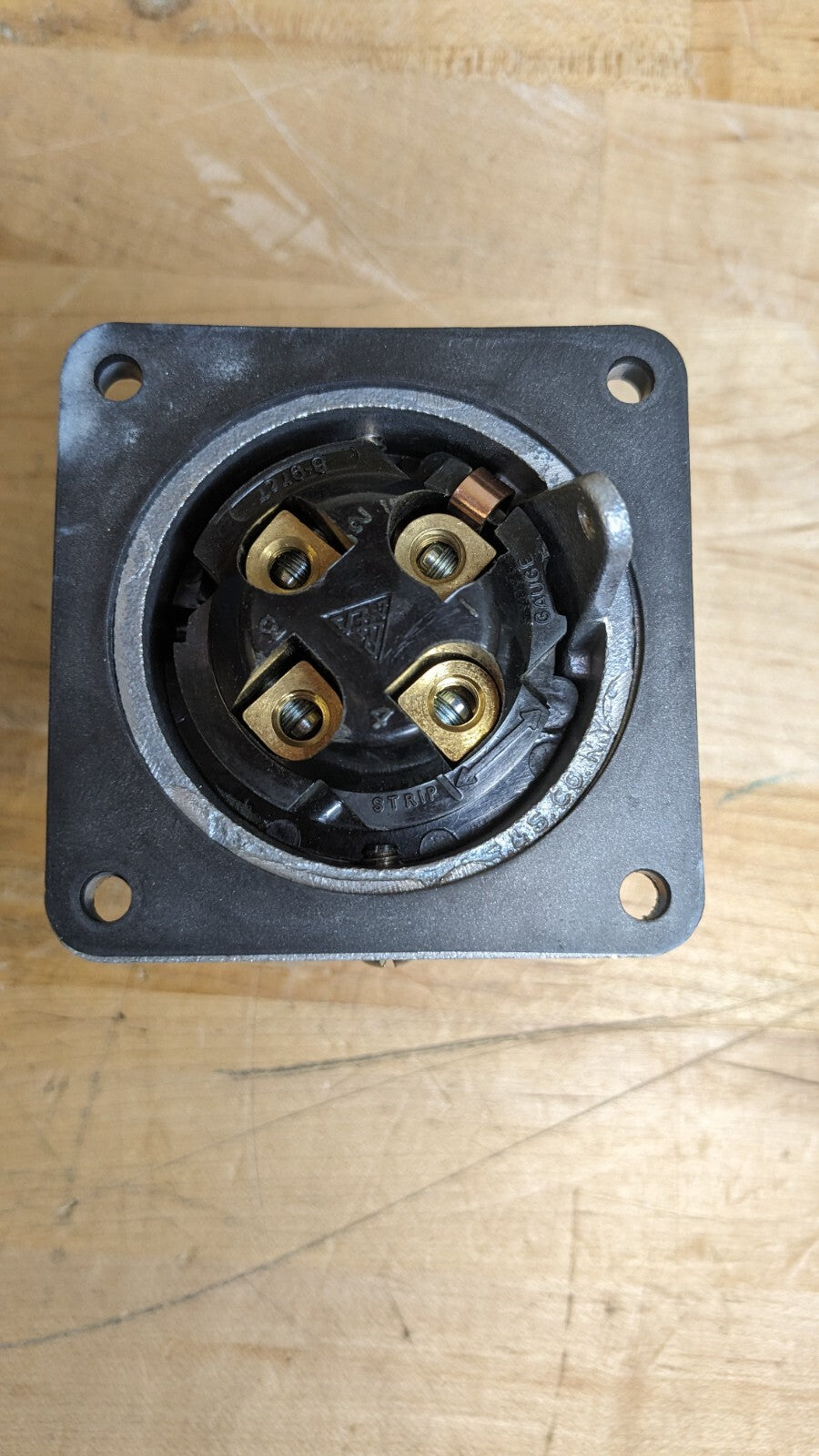 THOMAS &amp; BETTS 3418 CONNECTOR 30A 3P4W 480VAC NEW