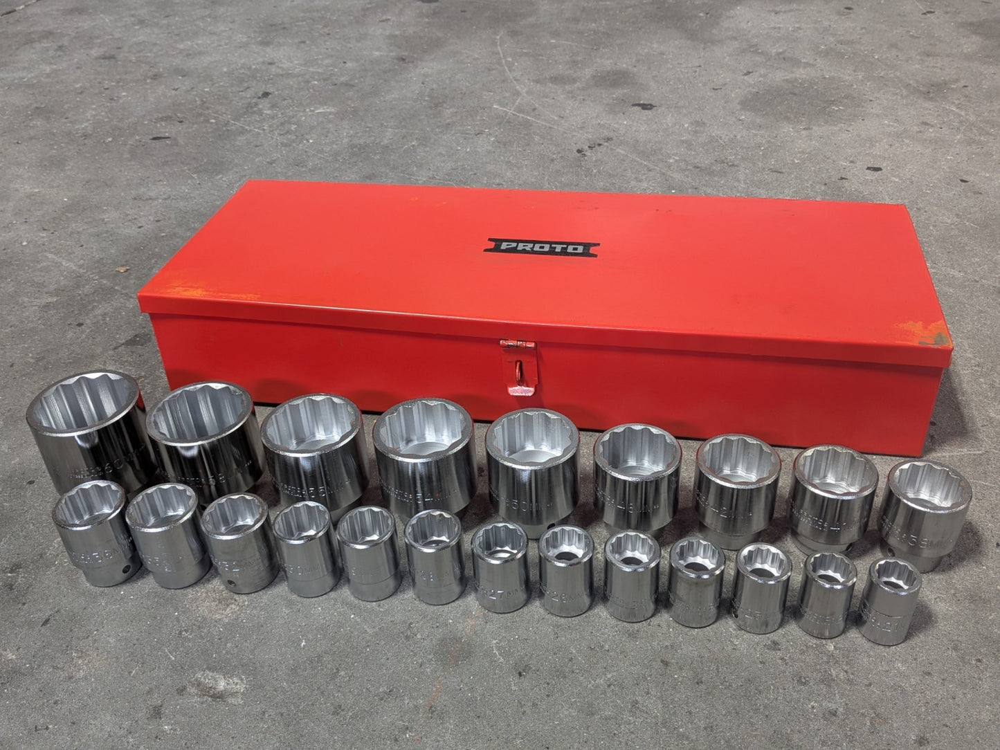 Proto 28-Piece Metric Socket Set 12 Point 3/4" Drive 21mm - 60mm Size Range