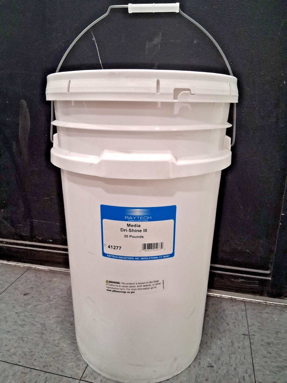 Raytech Irregular Tumbling Media CornCob Carrier Abrasive 30LB bucket 41-277