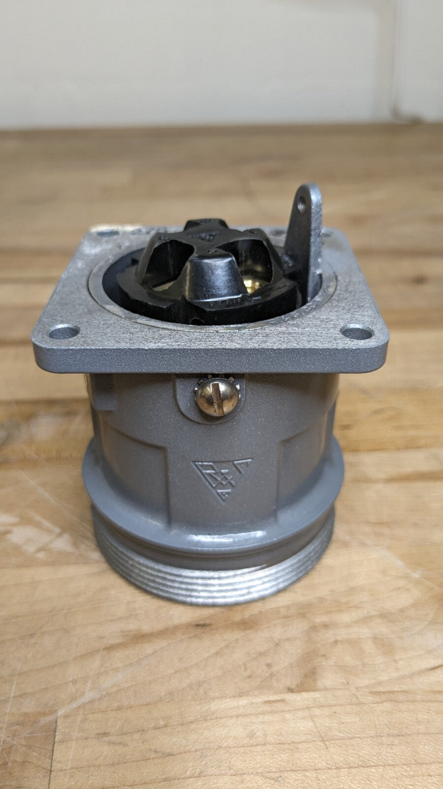 THOMAS &amp; BETTS 3418 CONNECTOR 30A 3P4W 480VAC NEW