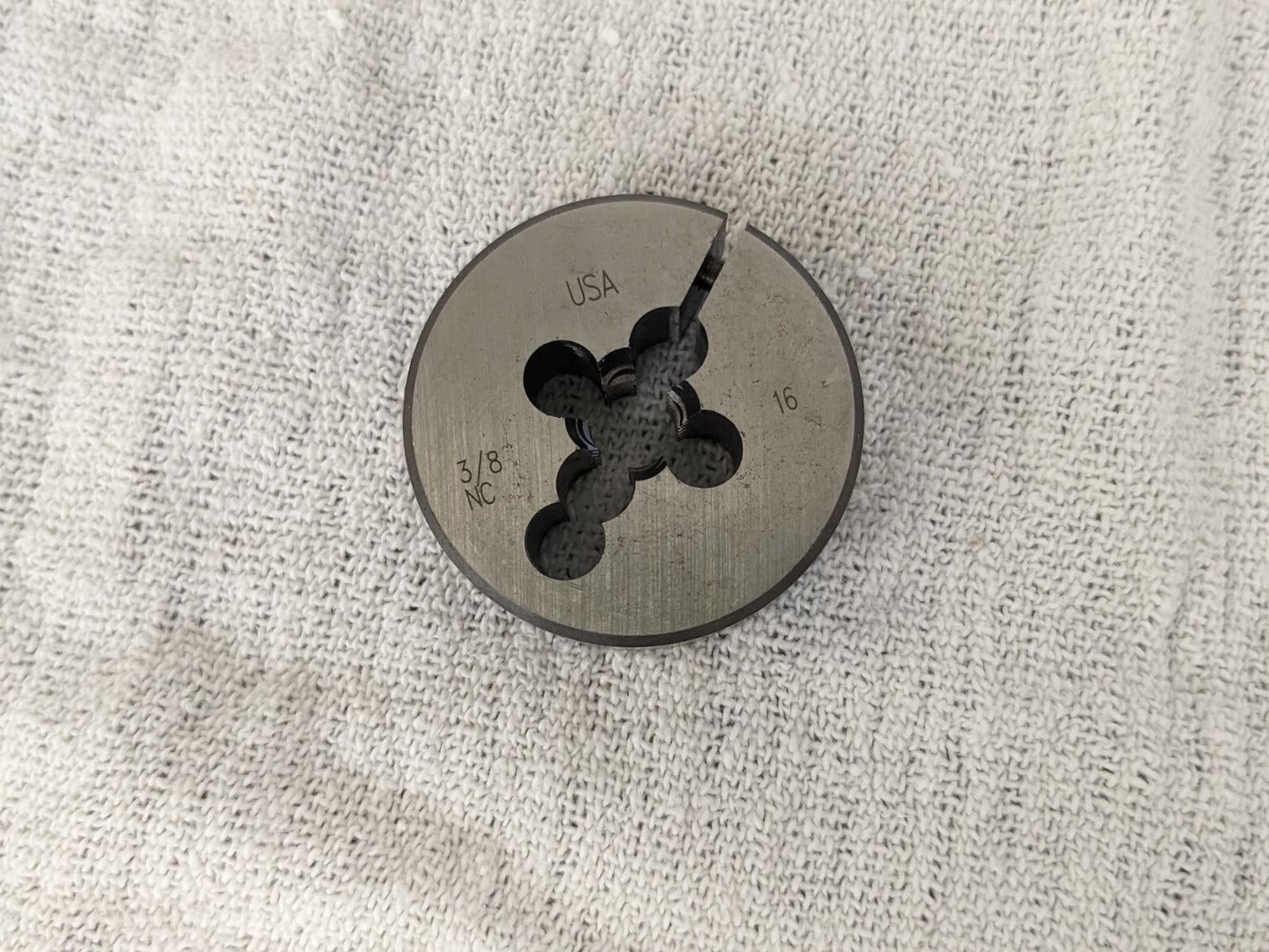 TITAN USA Round Die: 3/8-16, 1-1/2" OD, Carbon Steel TE80143