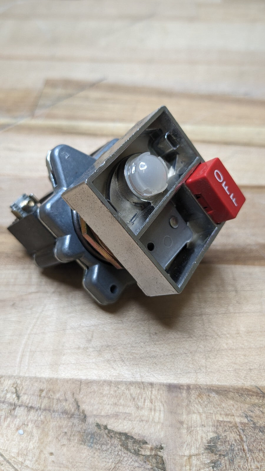 Eaton E30DX13 Compact Push Button Operator w/ Ind Lamp 18/24 VAC / DC