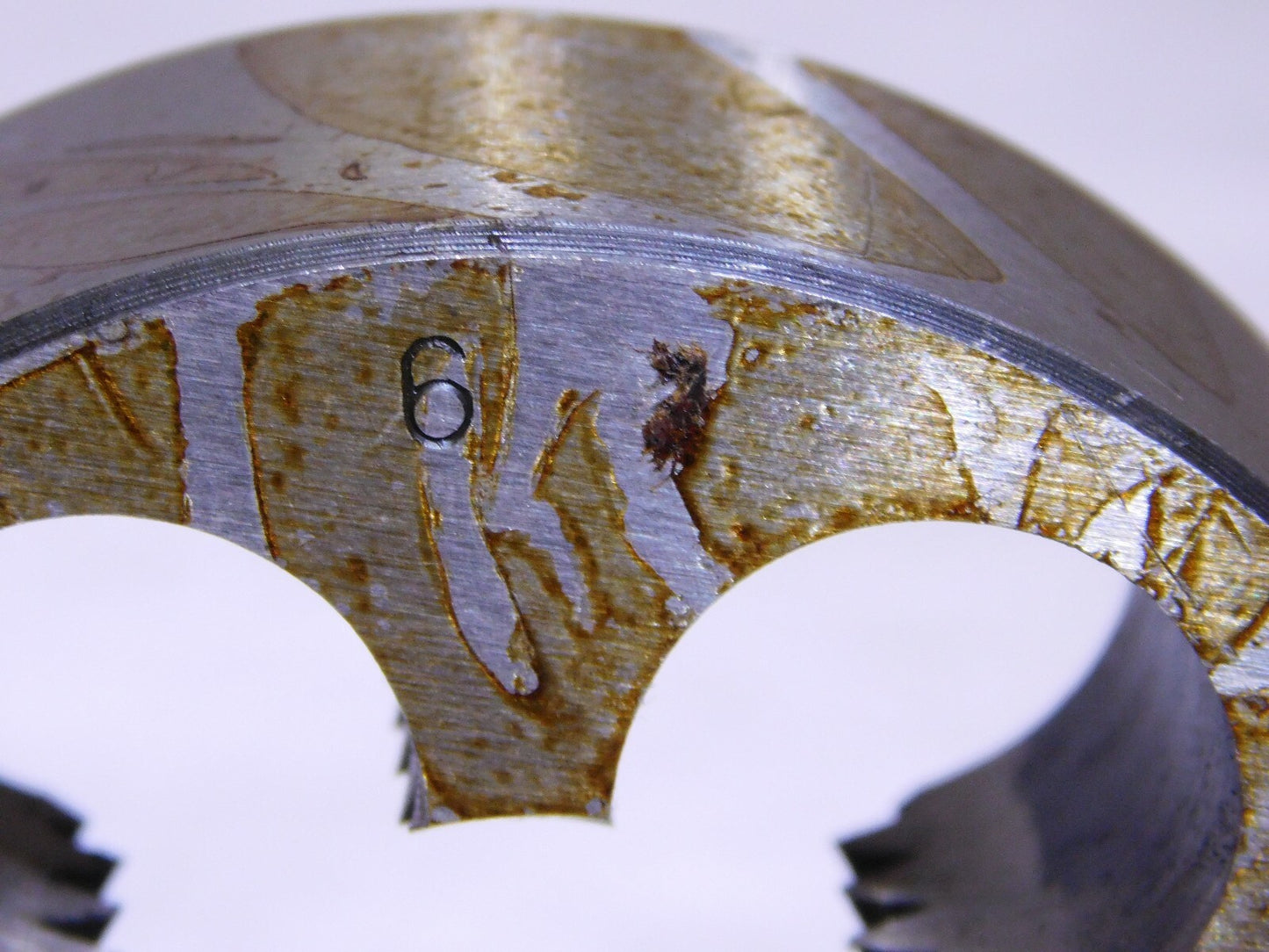 Interstate HSS Adjustable Round Die 1-3/8-6 UNC 3 Outside Diameter 03849545