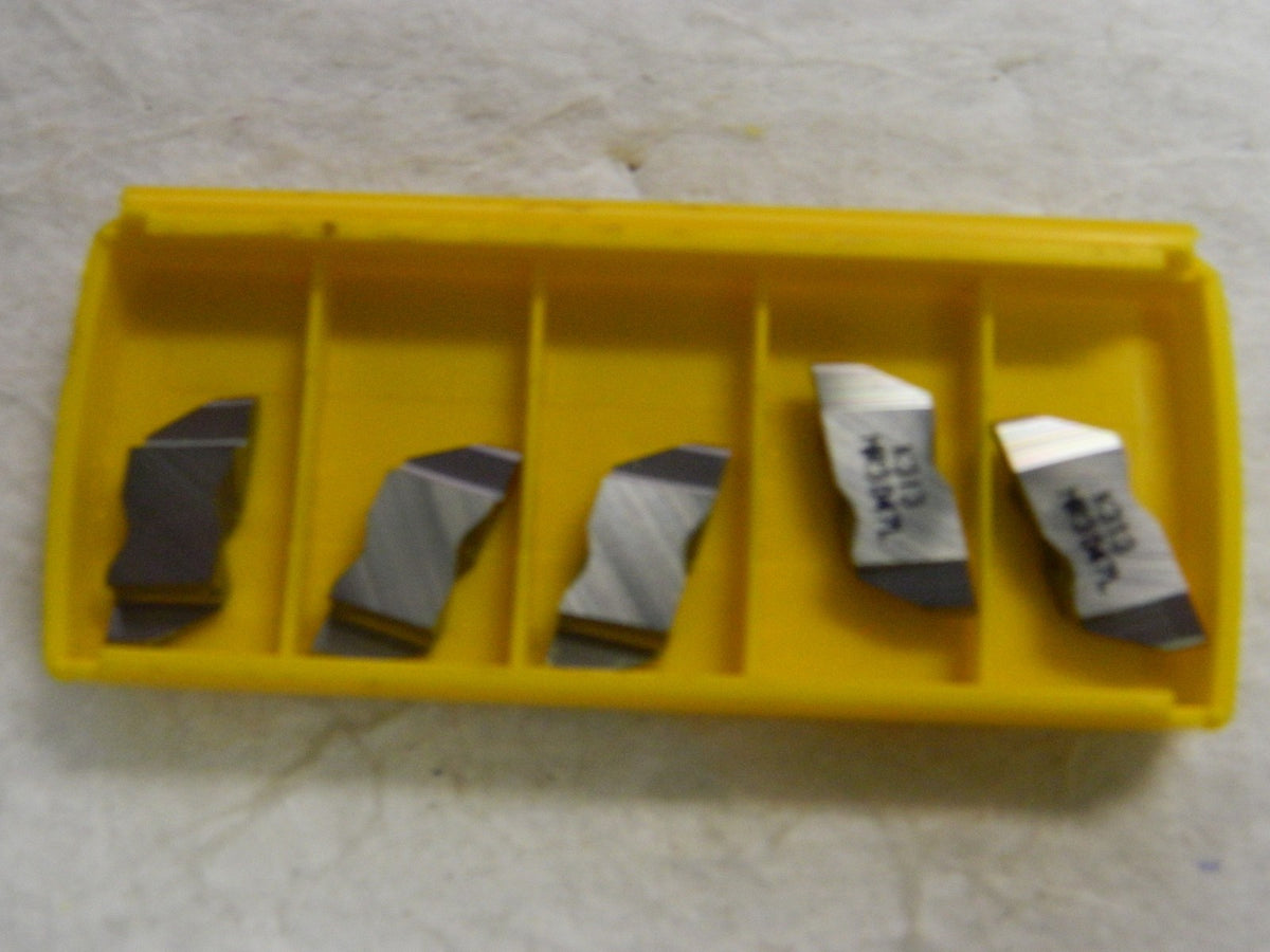 Kennametal 3047NR Cutting Width Carbide Grooving Insert QTY 5 1113225